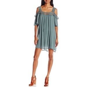 O’Neill Dominica cold shoulder dress size medium